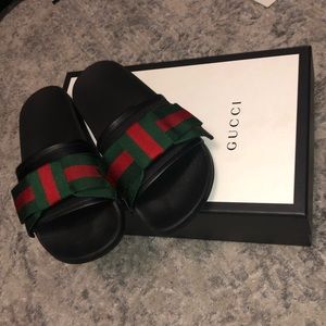 Gucci bow slides